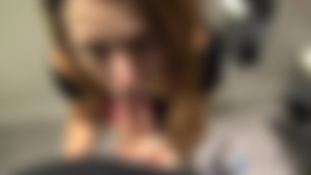 [MyDirtyHobby.com] Kamikatzerl/Kamikatzerl - Blowjob in der UMKLEIDE bei H& .. !!!.mp4